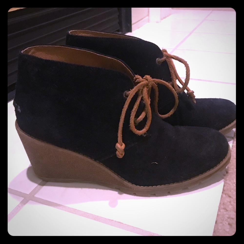 Sperry Black Suede Booties
